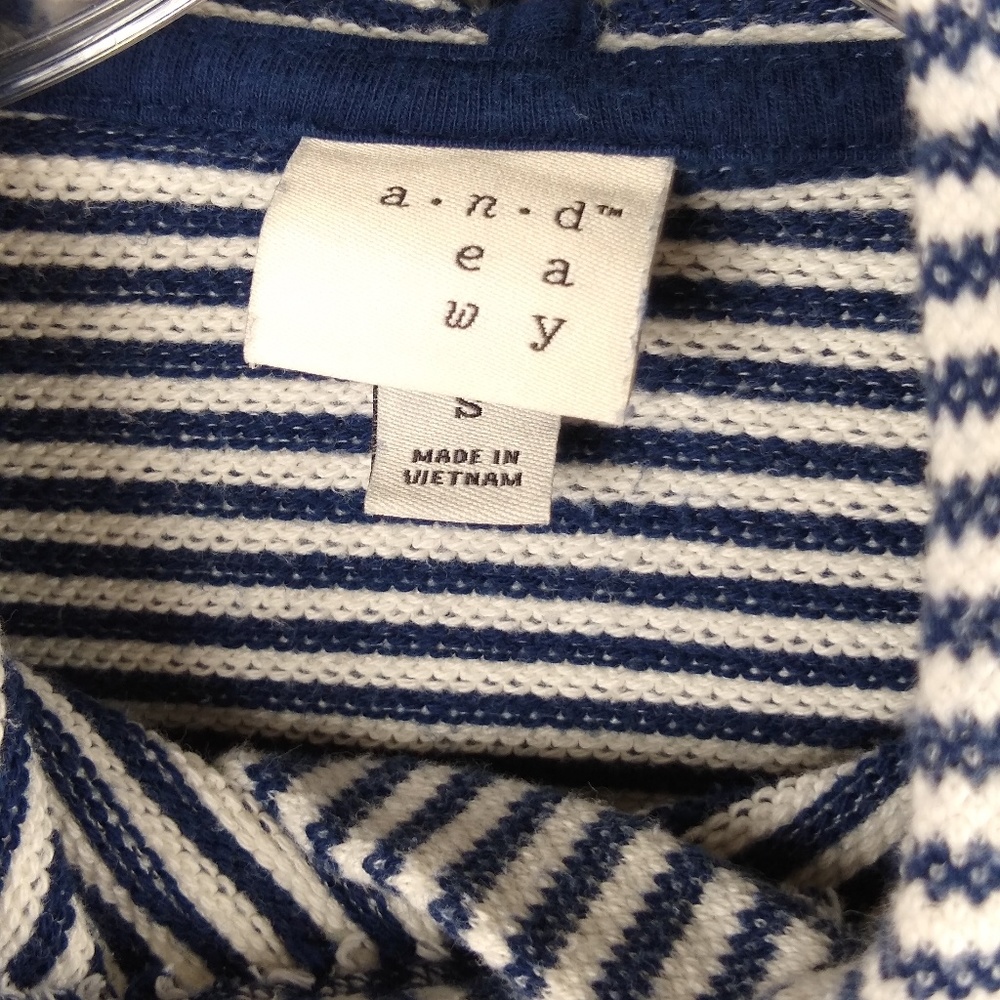5 for $25 Women Small A New Day Pull Over Hoodie - Picture 5 of 6